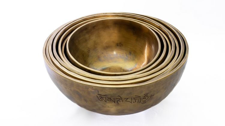 Chakra singing bowls